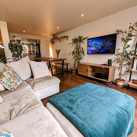 Modern Well Presented Apartment With Garden Londra Esterno foto